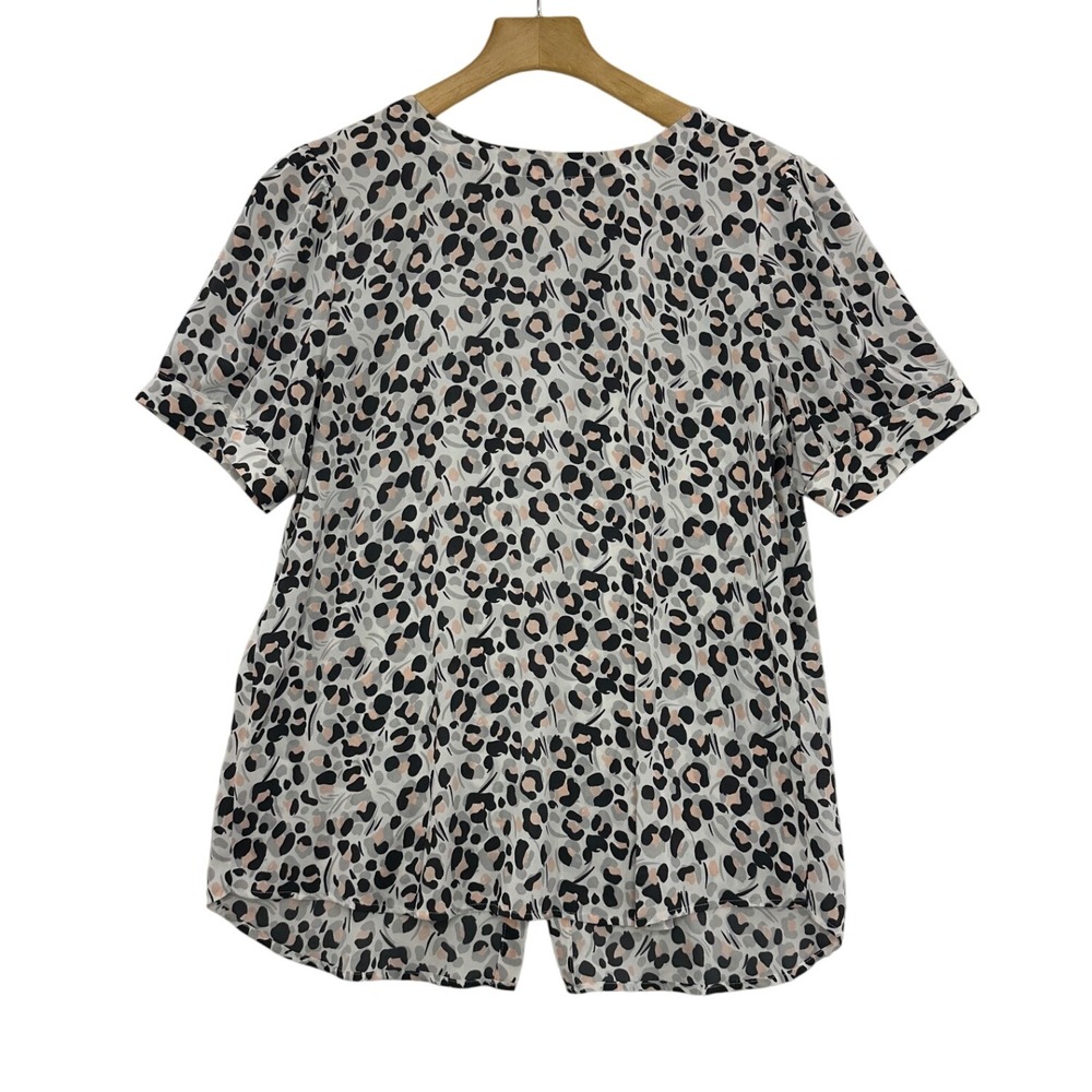 LOFT Women's Leopard Print Button Front‎ Short Sleeve Top Blouse Size M